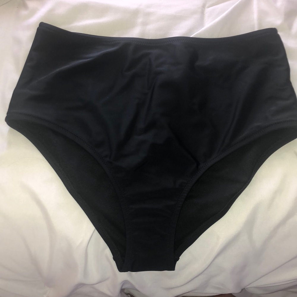 Black high wasted swim bottom